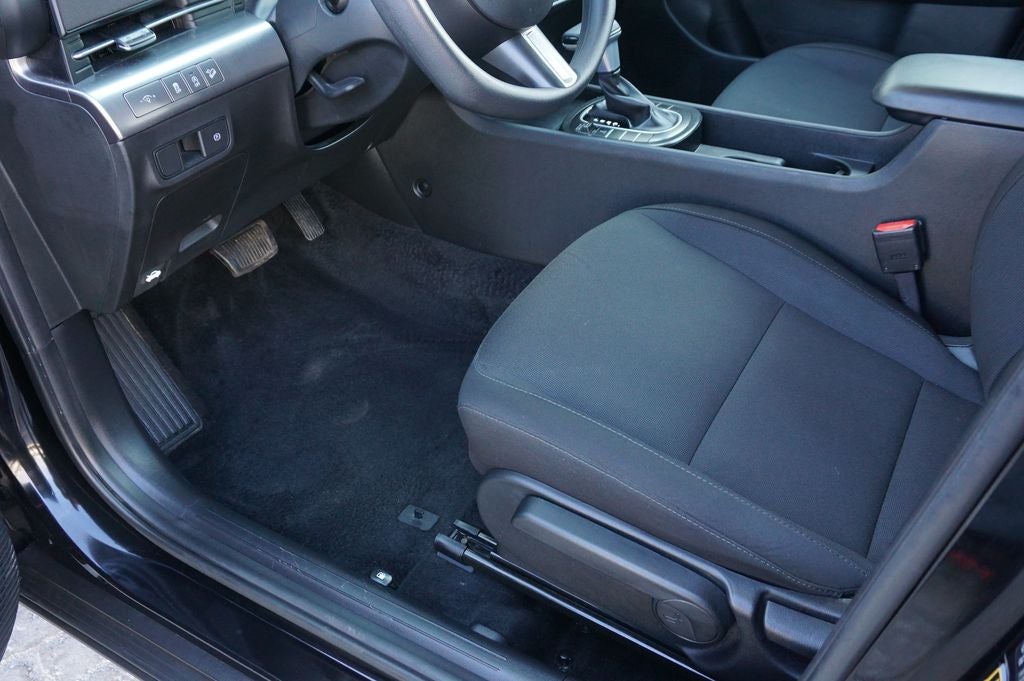 2025 Hyundai Kona SE