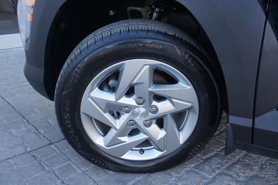 2025 Hyundai Kona SE