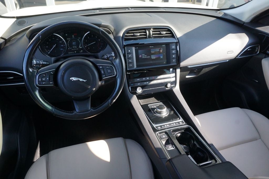 2018 Jaguar F-PACE 25t Premium