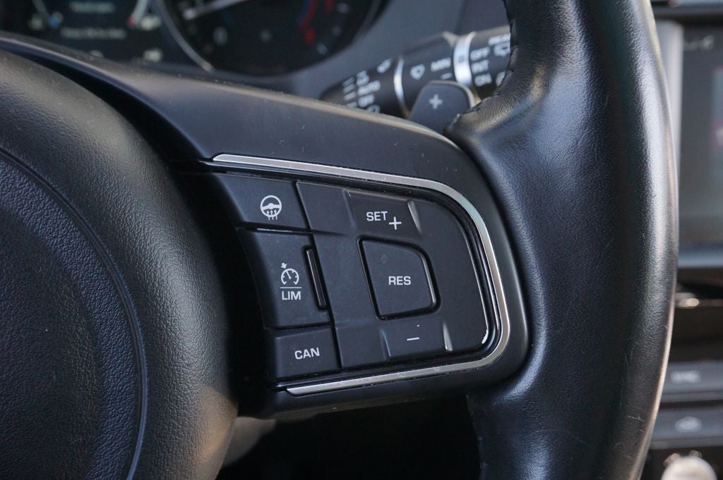 2018 Jaguar F-PACE 25t Premium