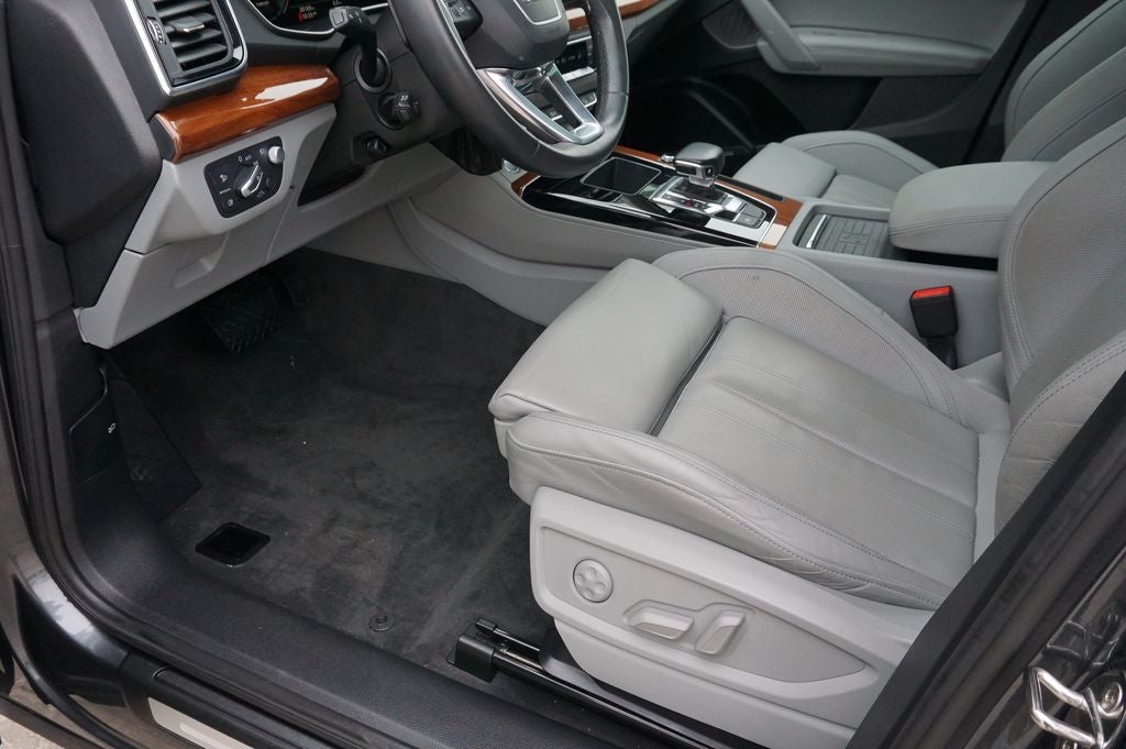 2023 Audi Q5 45 S line Prestige quattro