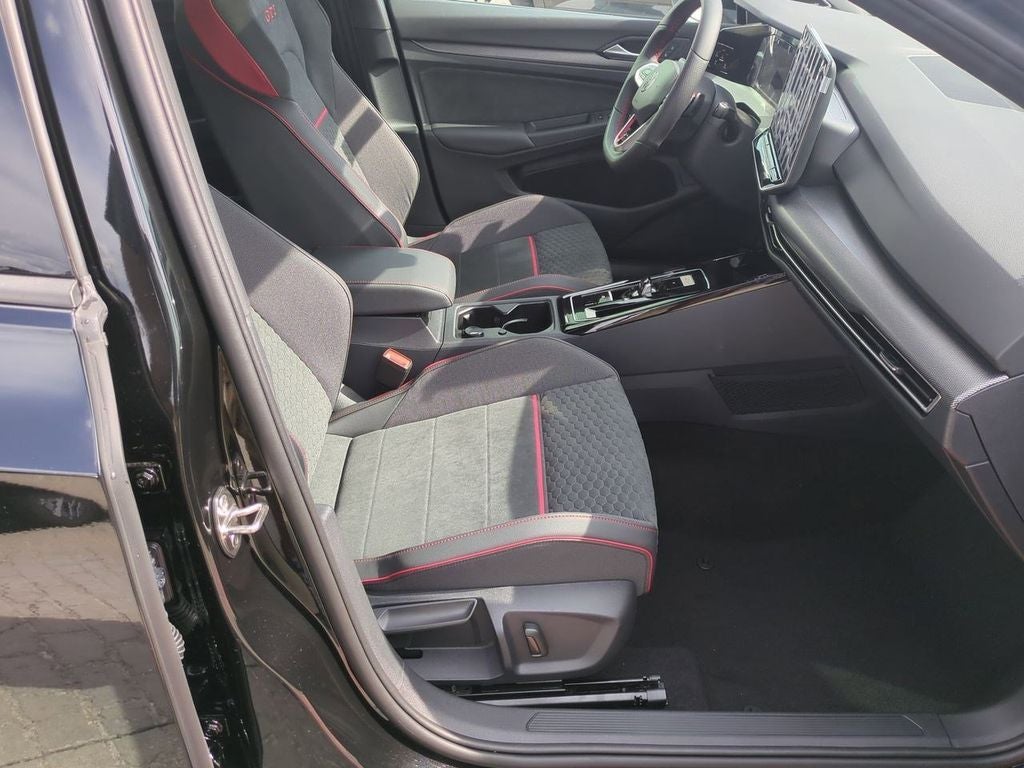 2025 Volkswagen Golf GTI 2.0T SE