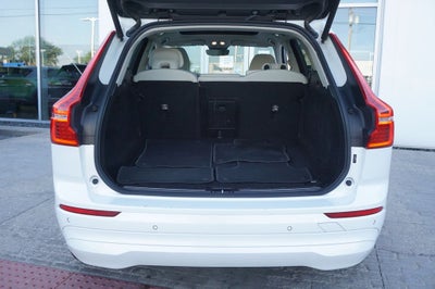 2022 Volvo XC60 B5 Momentum