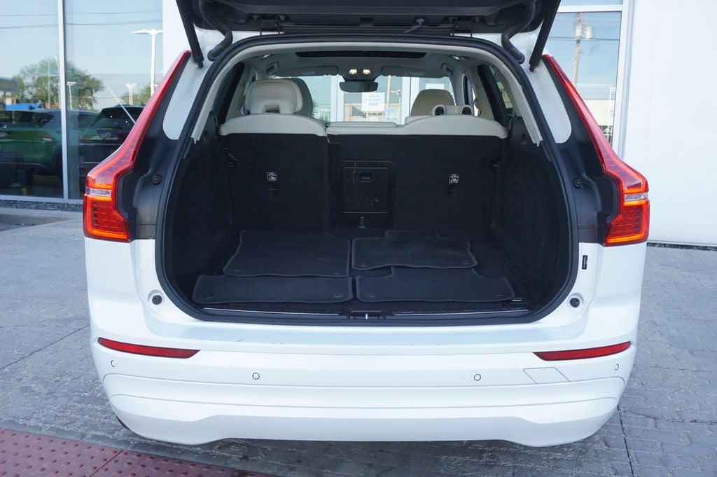 2022 Volvo XC60 B5 Momentum