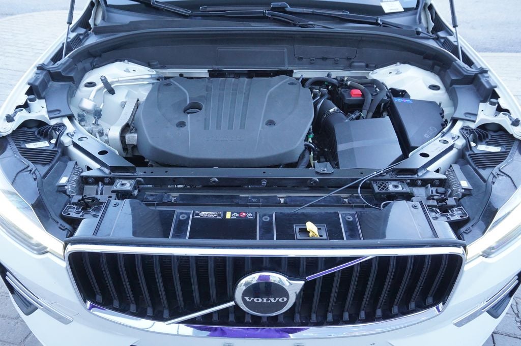 2022 Volvo XC60 B5 Momentum