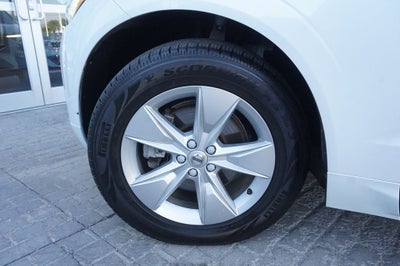 2022 Volvo XC60 B5 Momentum