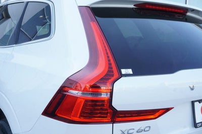 2022 Volvo XC60 B5 Momentum