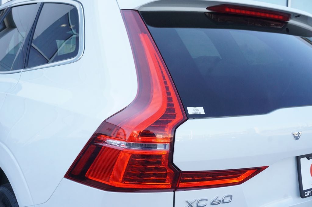 2022 Volvo XC60 B5 Momentum