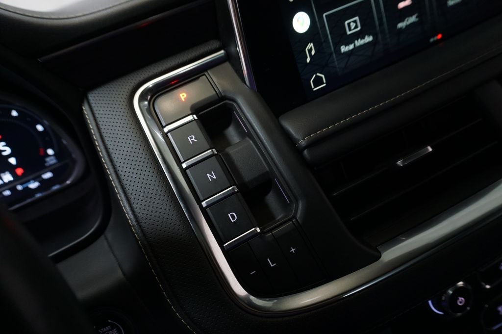 2022 GMC Yukon XL SLT