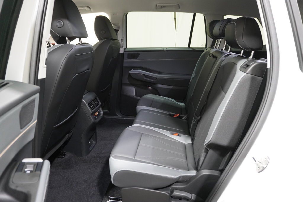 2027 Volkswagen Atlas SE
