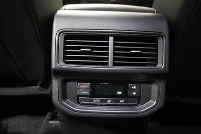 2027 Volkswagen Atlas SE