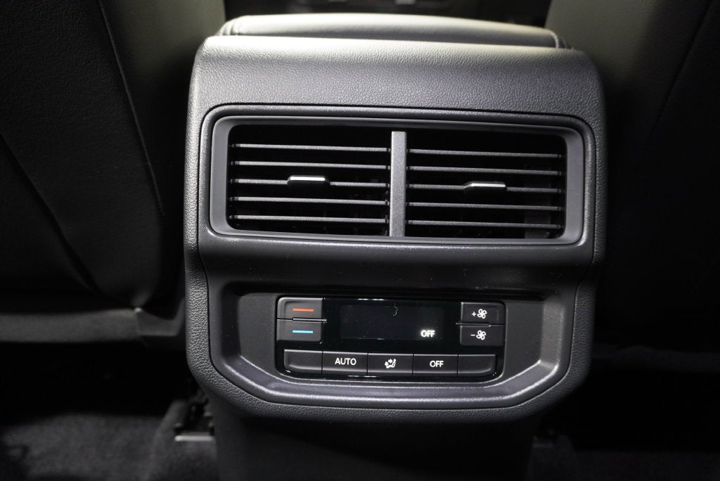 2027 Volkswagen Atlas SE