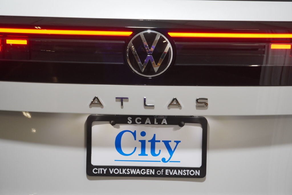 2027 Volkswagen Atlas SE