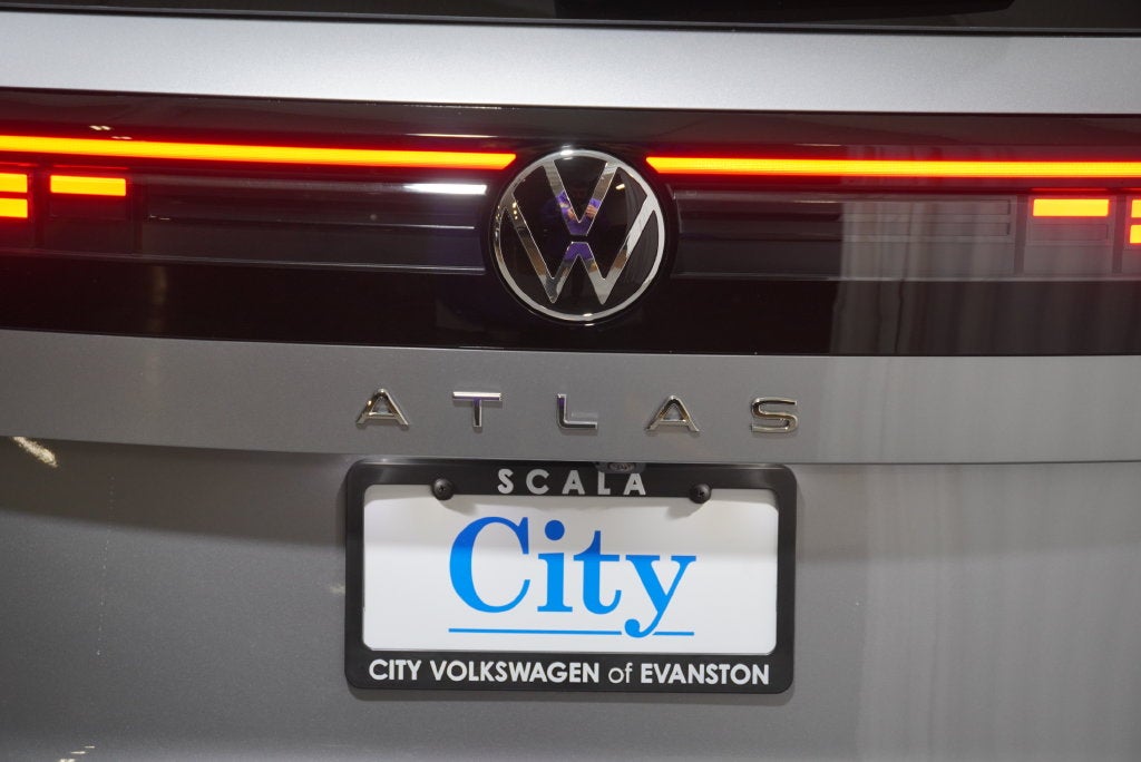2027 Volkswagen Atlas SE