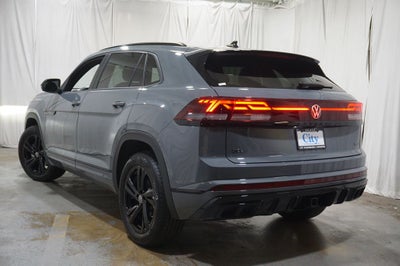 2026 Volkswagen Atlas Cross Sport 2.0T SEL R-Line Black