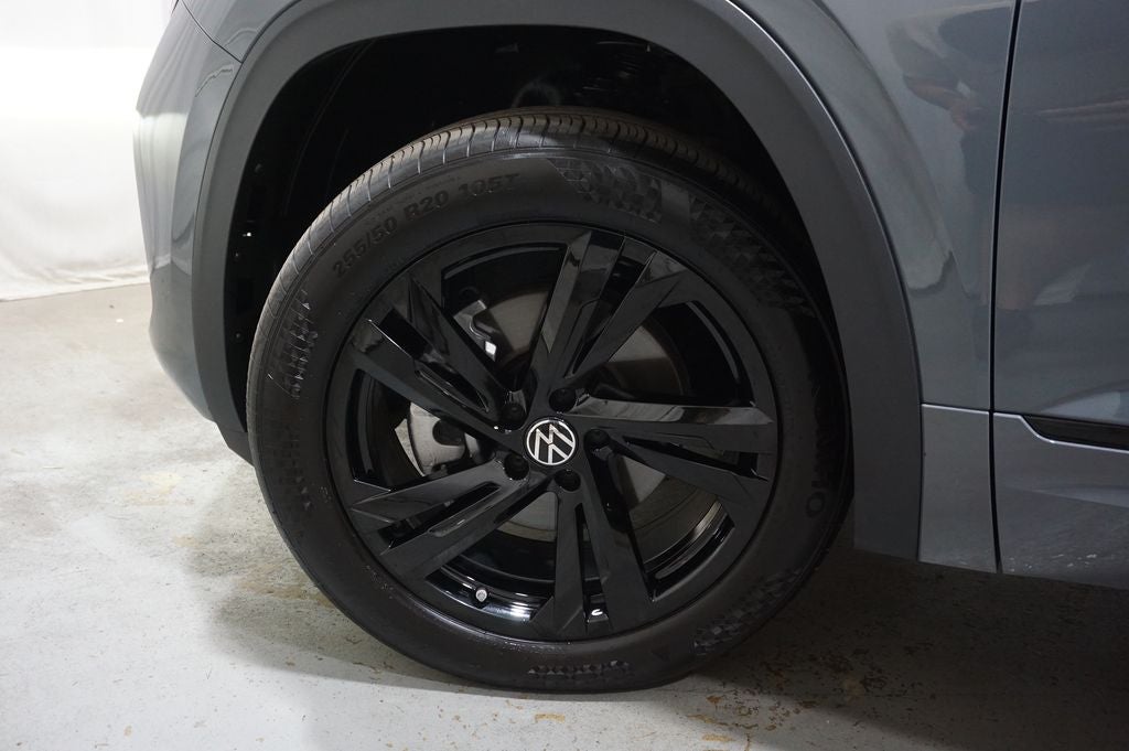 2026 Volkswagen Atlas Cross Sport 2.0T SEL R-Line Black
