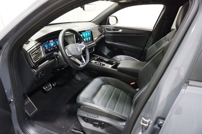 2026 Volkswagen Atlas Cross Sport 2.0T SEL R-Line Black