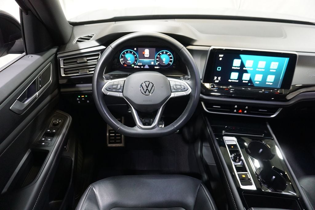 2026 Volkswagen Atlas Cross Sport 2.0T SEL R-Line Black