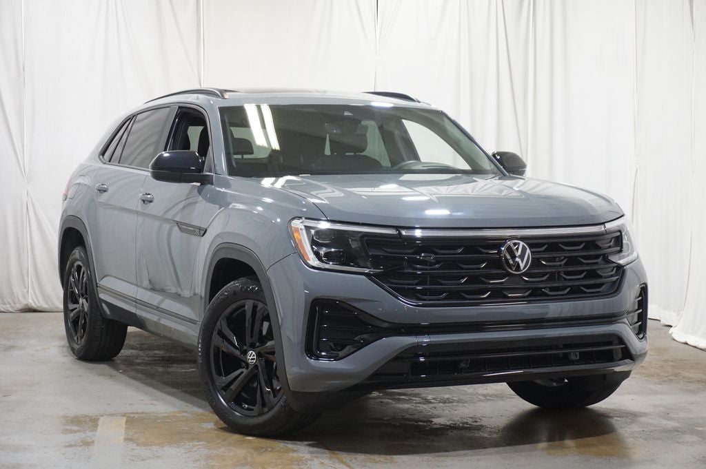 2026 Volkswagen Atlas Cross Sport 2.0T SEL R-Line Black