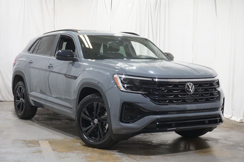 2026 Volkswagen Atlas Cross Sport 2.0T SEL R-Line Black