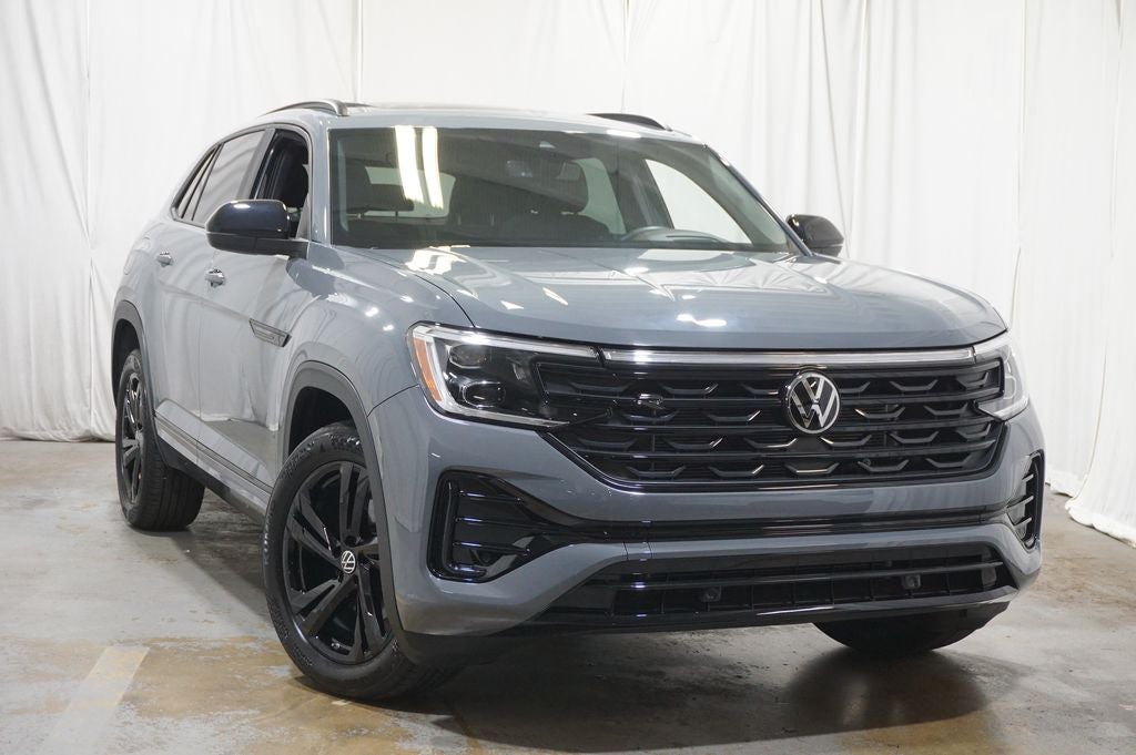 2026 Volkswagen Atlas Cross Sport 2.0T SEL R-Line Black