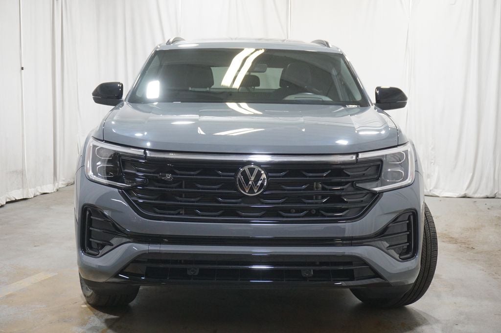 2026 Volkswagen Atlas Cross Sport 2.0T SEL R-Line Black