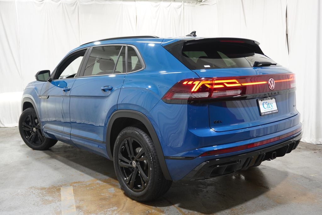 2026 Volkswagen Atlas Cross Sport 2.0T SEL R-Line Black