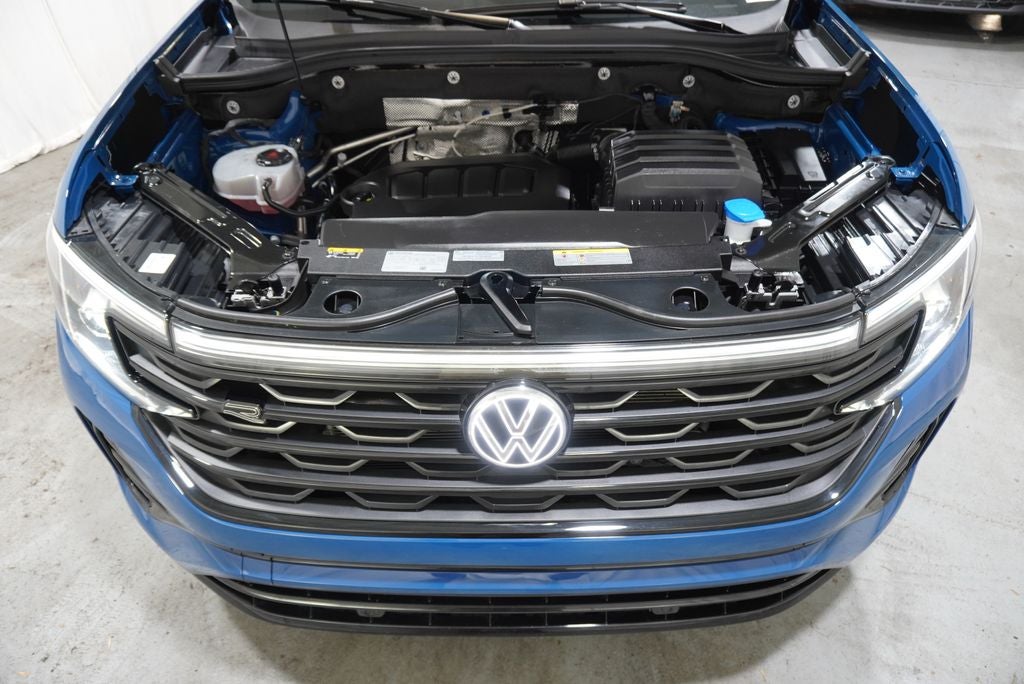2026 Volkswagen Atlas Cross Sport 2.0T SEL R-Line Black