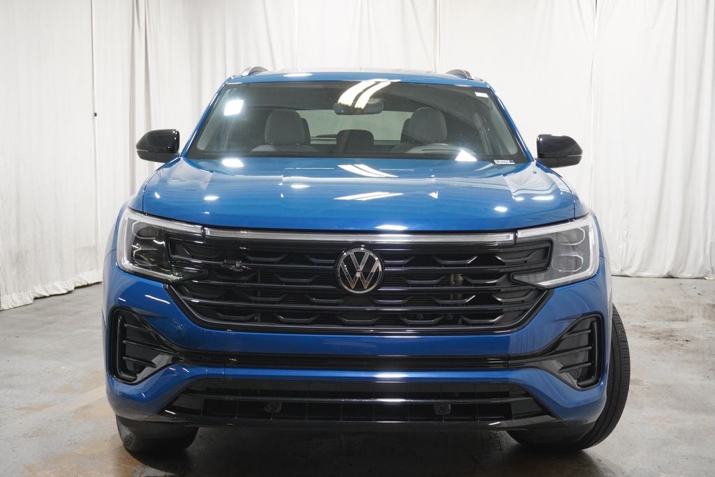 2026 Volkswagen Atlas Cross Sport 2.0T SEL R-Line Black