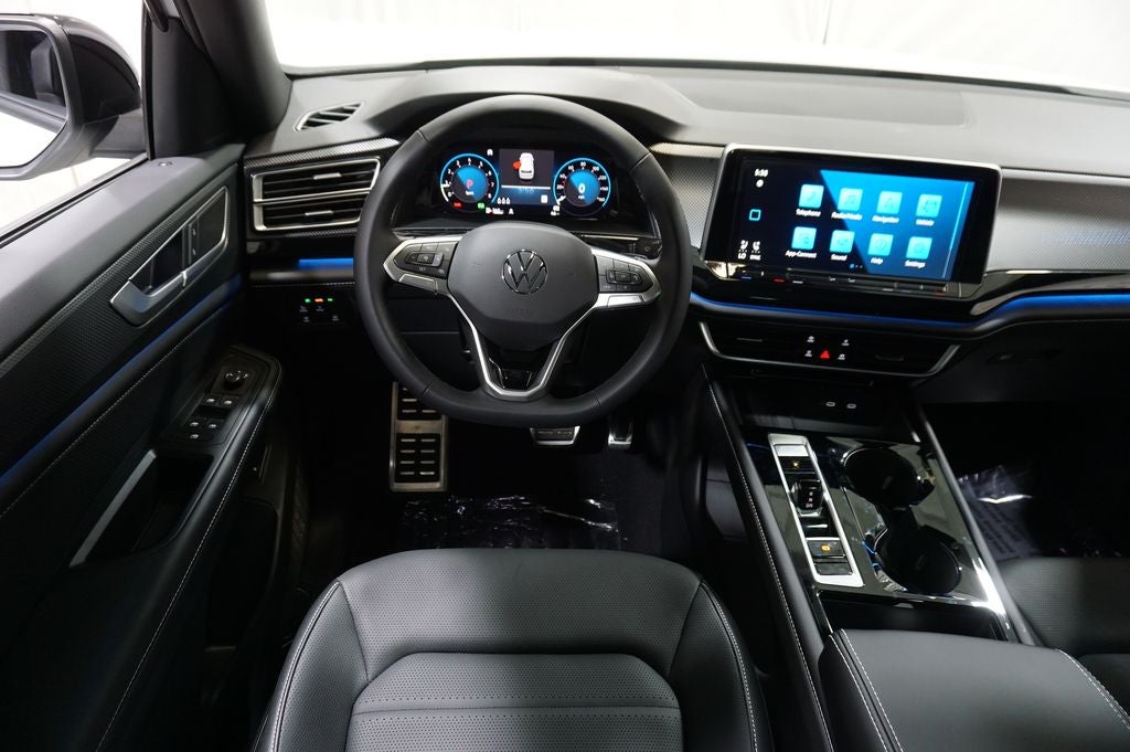 2026 Volkswagen Atlas Cross Sport 2.0T SEL R-Line Black