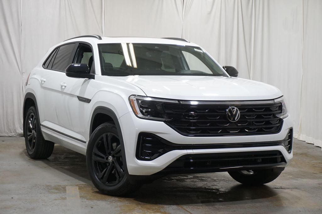 2026 Volkswagen Atlas Cross Sport 2.0T SEL R-Line Black