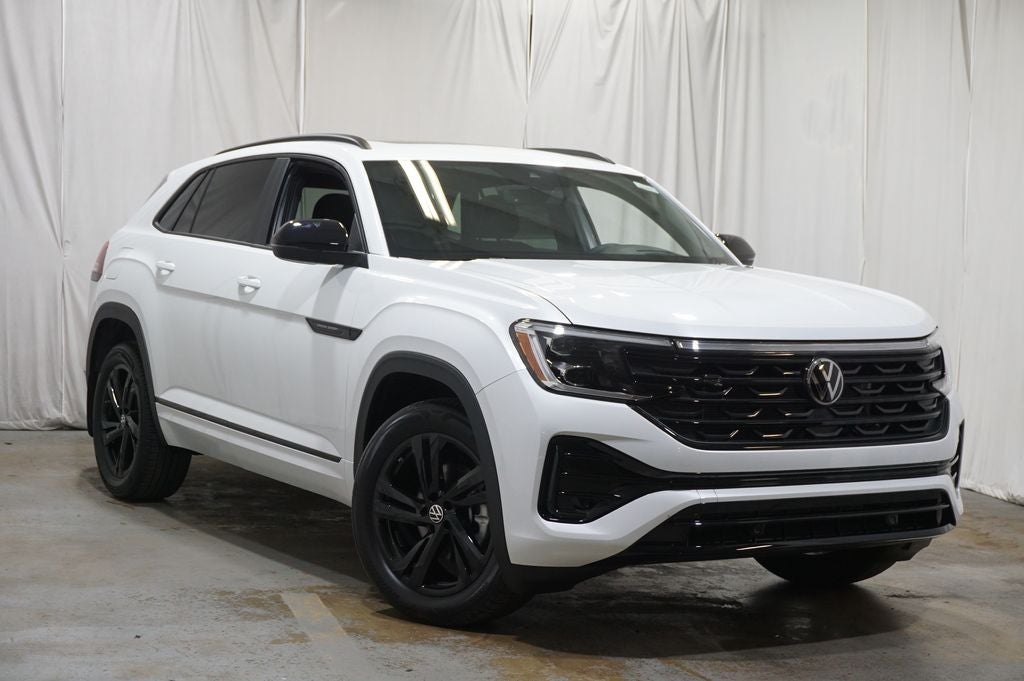 2026 Volkswagen Atlas Cross Sport 2.0T SEL R-Line Black