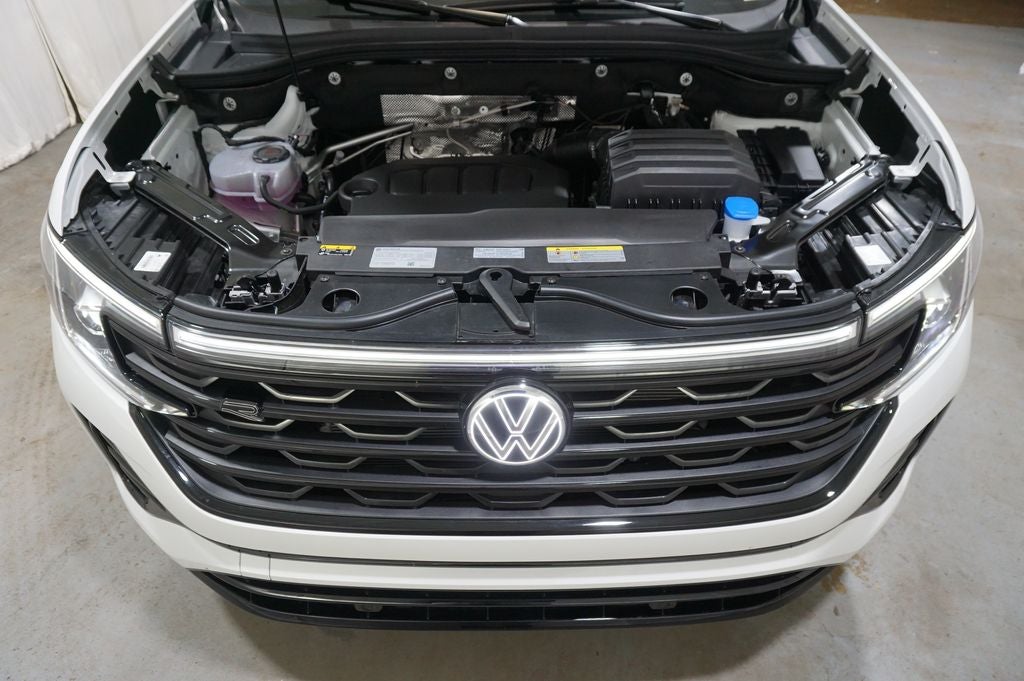 2026 Volkswagen Atlas Cross Sport 2.0T SEL R-Line Black