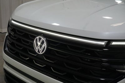 2026 Volkswagen Atlas Cross Sport 2.0T SEL R-Line Black