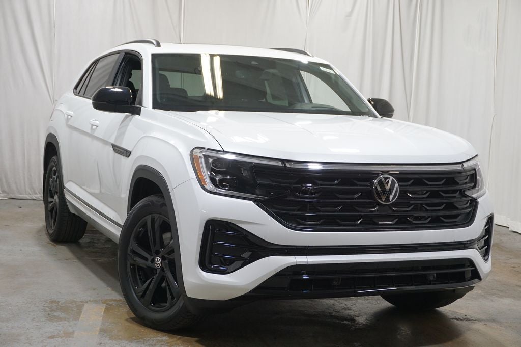 2026 Volkswagen Atlas Cross Sport 2.0T SEL R-Line Black