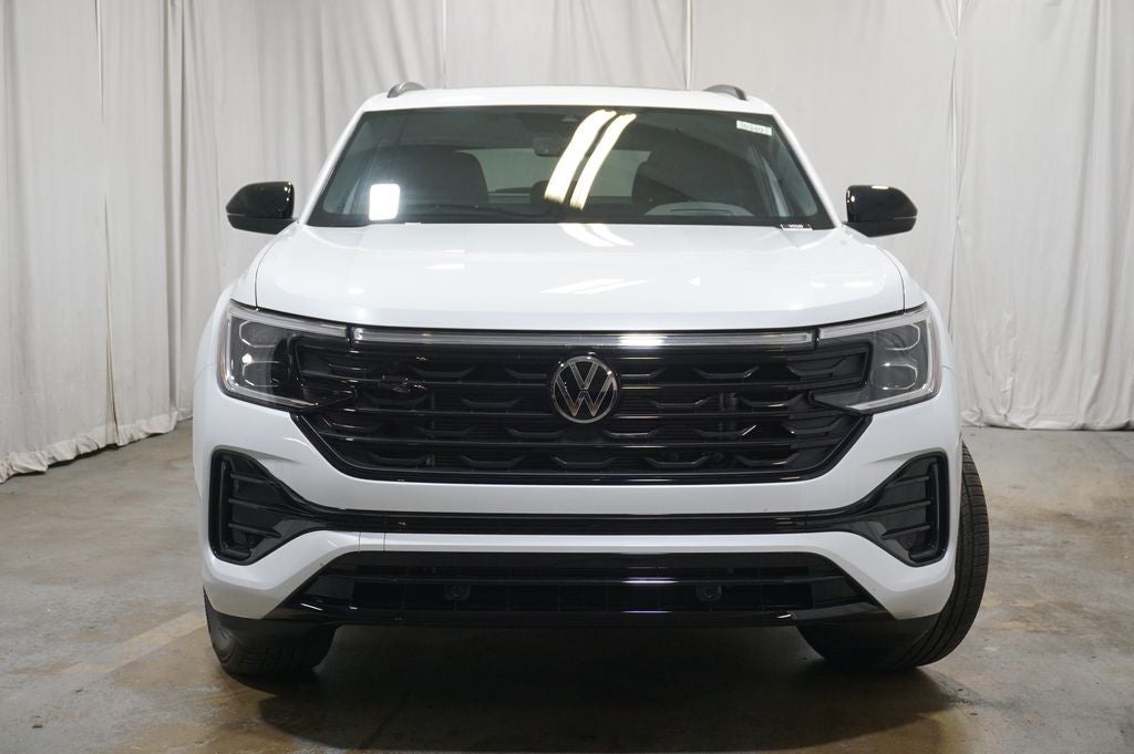 2026 Volkswagen Atlas Cross Sport 2.0T SEL R-Line Black