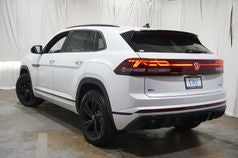 2026 Volkswagen Atlas Cross Sport 2.0T SEL R-Line Black