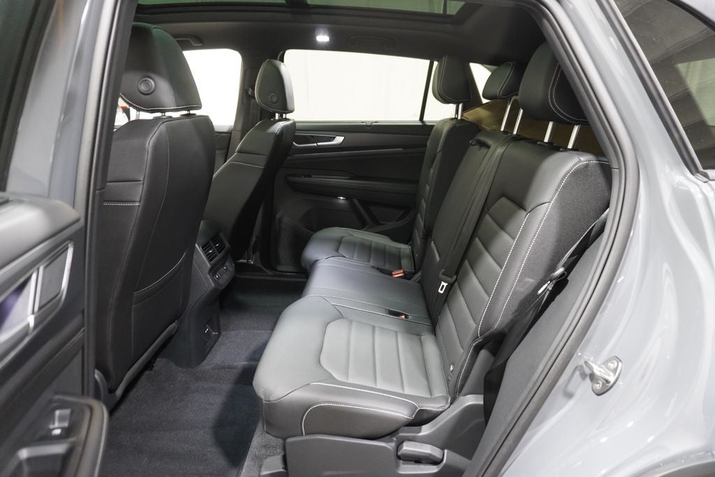 2026 Volkswagen Atlas Cross Sport 2.0T SEL R-Line Black
