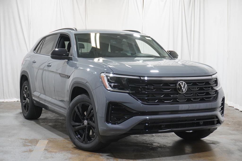 2026 Volkswagen Atlas Cross Sport 2.0T SEL R-Line Black