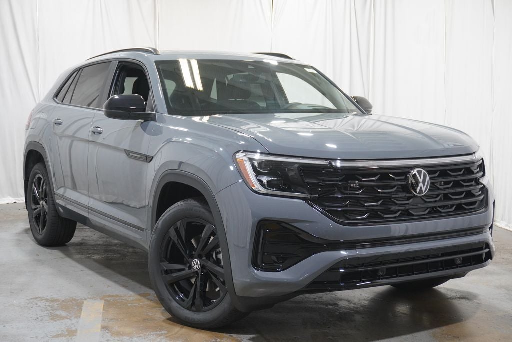 2026 Volkswagen Atlas Cross Sport 2.0T SEL R-Line Black