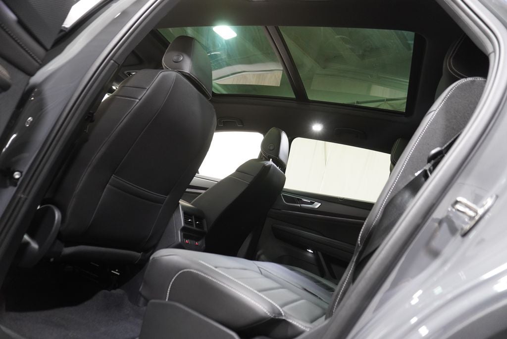 2026 Volkswagen Atlas Cross Sport 2.0T SEL R-Line Black
