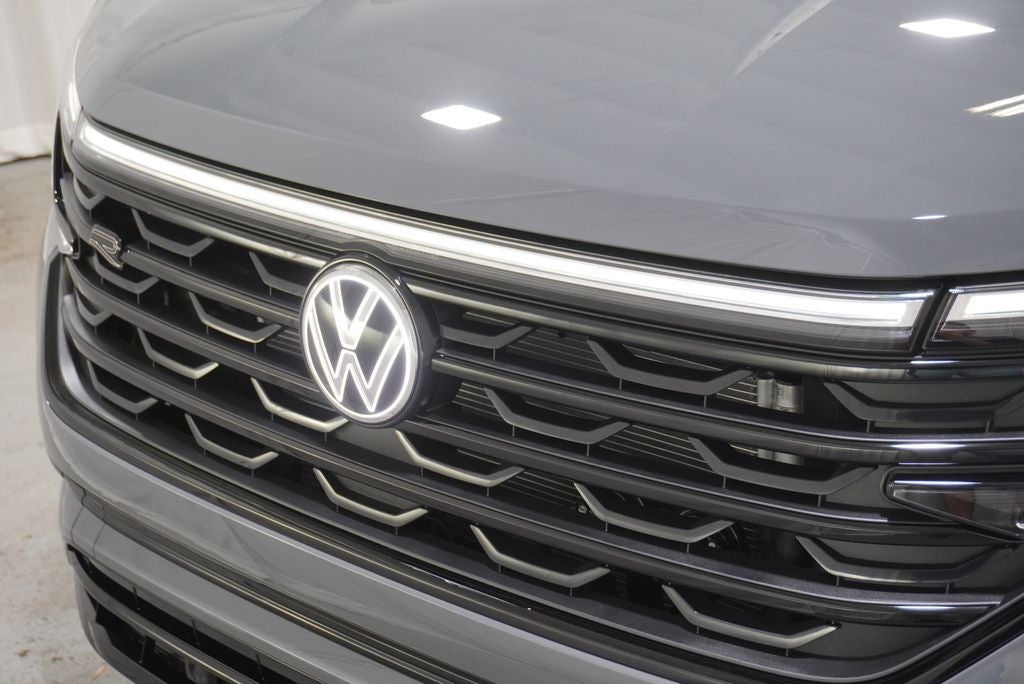 2026 Volkswagen Atlas Cross Sport 2.0T SEL R-Line Black