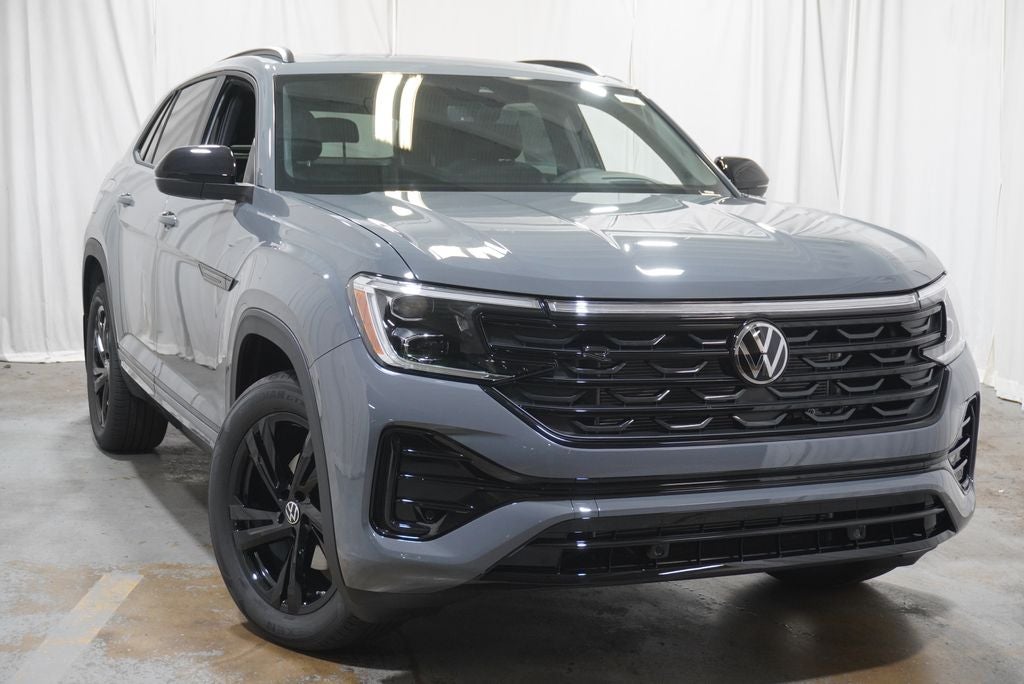 2026 Volkswagen Atlas Cross Sport 2.0T SEL R-Line Black