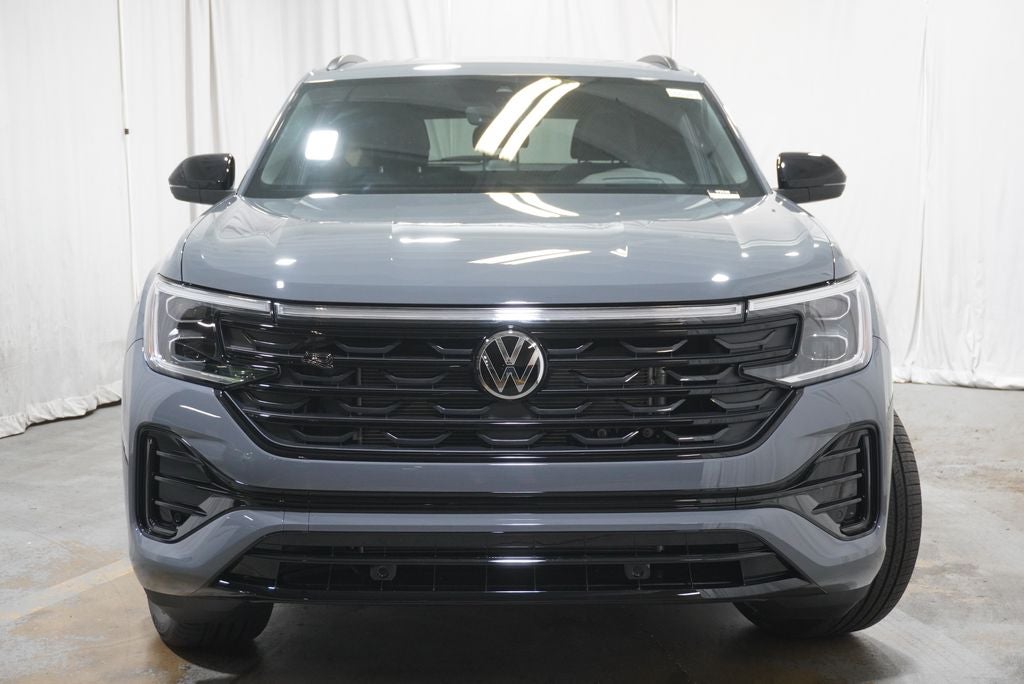 2026 Volkswagen Atlas Cross Sport 2.0T SEL R-Line Black