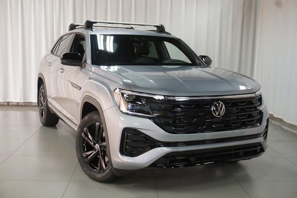 2026 Volkswagen Atlas Cross Sport 2.0T SEL R-Line Black