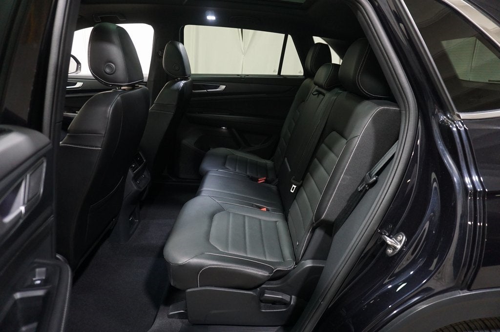 2024 Volkswagen Atlas Cross Sport 2.0T SEL R-Line