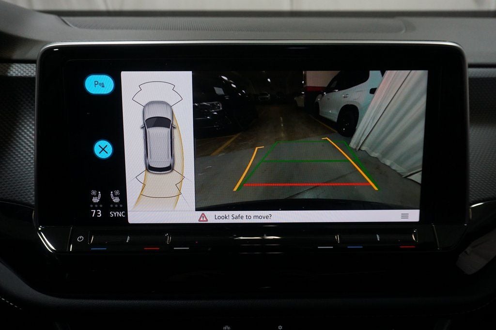 2024 Volkswagen Atlas Cross Sport 2.0T SEL R-Line