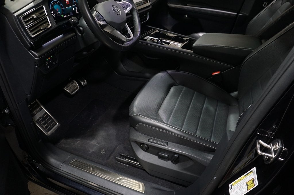 2024 Volkswagen Atlas Cross Sport 2.0T SEL R-Line