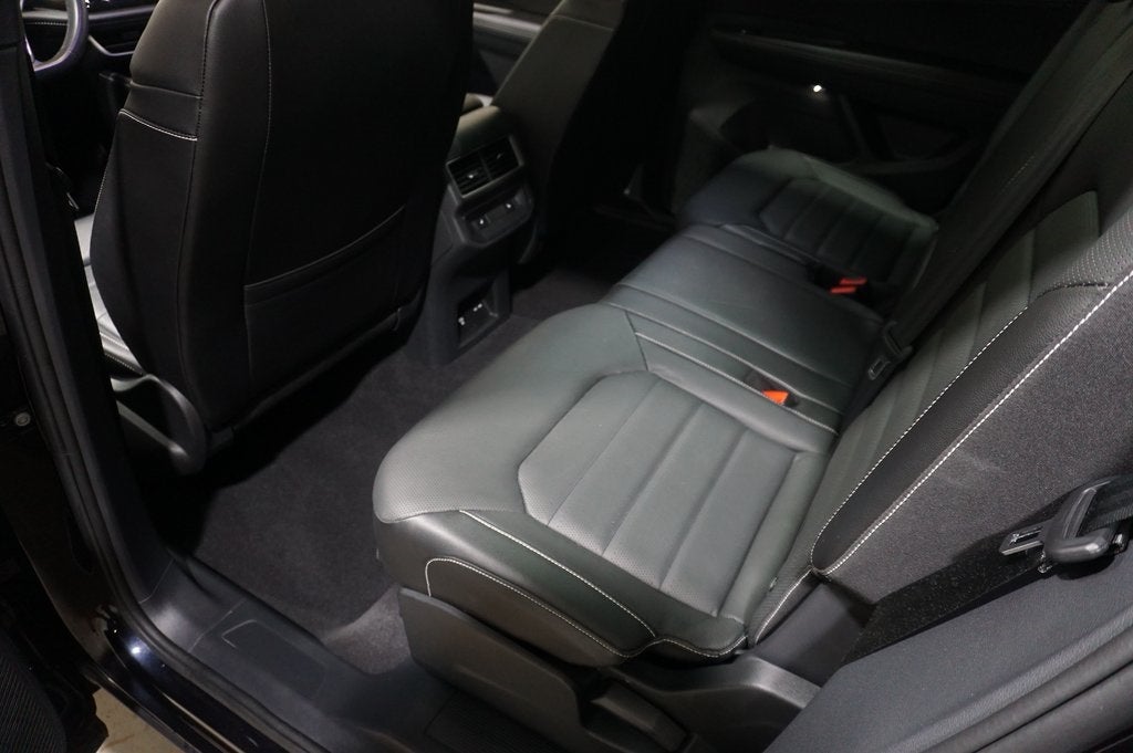 2024 Volkswagen Atlas Cross Sport 2.0T SEL R-Line