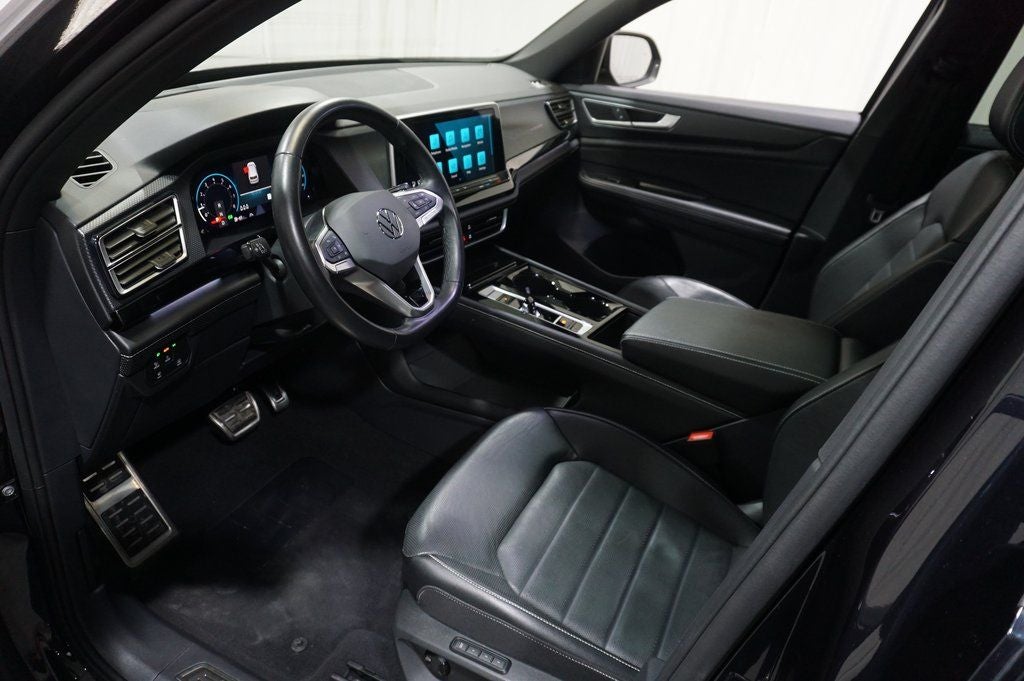 2024 Volkswagen Atlas Cross Sport 2.0T SEL R-Line